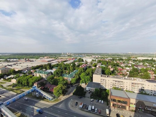 Продам трехкомнатную (3-комн.) квартиру, Ленина ул, 25, Октябрьский рп