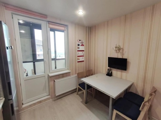 Продам трехкомнатную (3-комн.) квартиру, Ленина ул, 25, Октябрьский рп