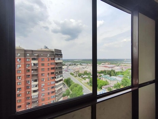 Продам трехкомнатную (3-комн.) квартиру, Ленина ул, 25, Октябрьский рп