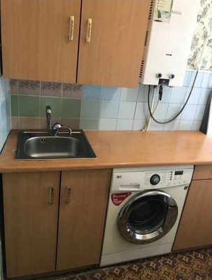Продам однокомнатную (1-комн.) квартиру, Совхозная ул, 4А, Симферополь г