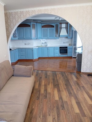 Продам двухкомнатную (2-комн.) квартиру, З.Космодемьянской ул, 5, Химки г