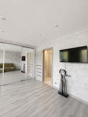 Продам трехкомнатную (3-комн.) квартиру, Дмитровская ул, 27, Базарово д