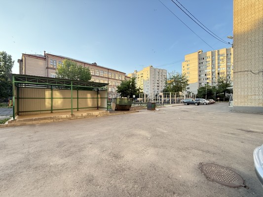 Продам комнату в 8-комн. квартире, 3 Интернационала ул, 57, Воронеж г