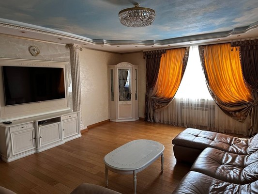 Продам трехкомнатную (3-комн.) квартиру, Курортный (Хостинский р-н) пр-кт, 98к27, Сочи г