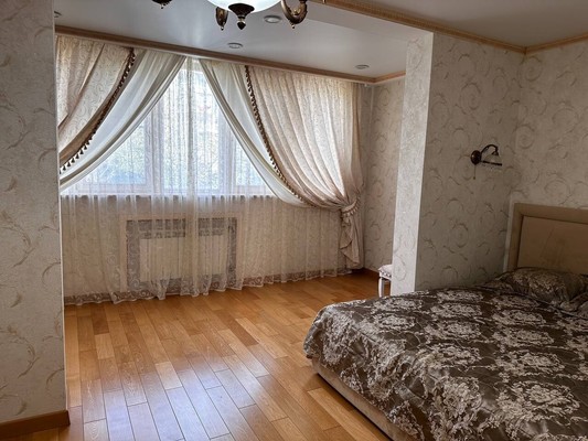 Продам трехкомнатную (3-комн.) квартиру, Курортный (Хостинский р-н) пр-кт, 98к27, Сочи г