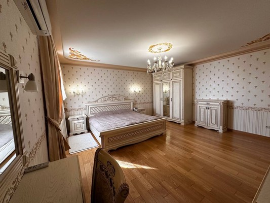 Продам трехкомнатную (3-комн.) квартиру, Курортный (Хостинский р-н) пр-кт, 98к27, Сочи г