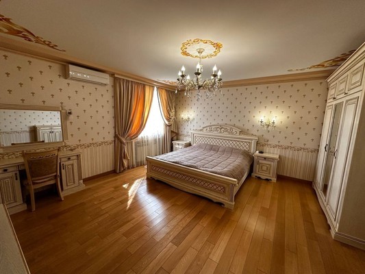 Продам трехкомнатную (3-комн.) квартиру, Курортный (Хостинский р-н) пр-кт, 98к27, Сочи г