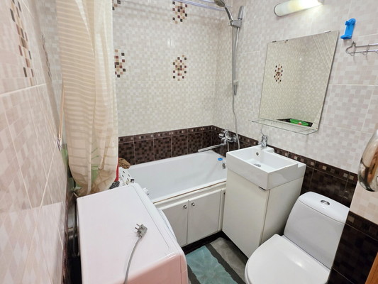 Продам двухкомнатную (2-комн.) квартиру, Советская ул, 112, Глазово д