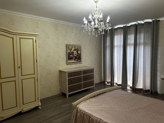 Продам трехкомнатную (3-комн.) квартиру, Роз (Центральный р-н) ул, 52, Сочи г