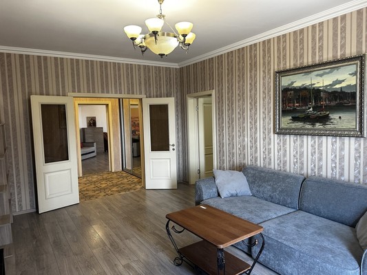 Продам трехкомнатную (3-комн.) квартиру, Роз (Центральный р-н) ул, 52, Сочи г