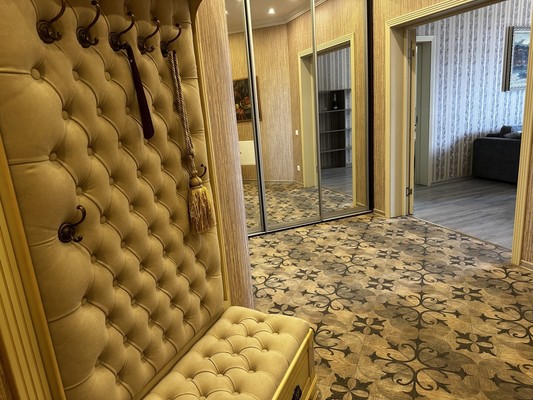 Продам трехкомнатную (3-комн.) квартиру, Роз (Центральный р-н) ул, 52, Сочи г