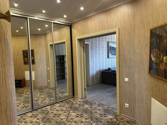 Продам трехкомнатную (3-комн.) квартиру, Роз (Центральный р-н) ул, 52, Сочи г