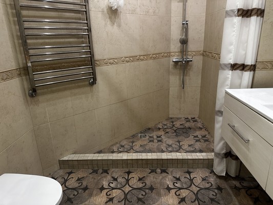 Продам трехкомнатную (3-комн.) квартиру, Роз (Центральный р-н) ул, 52, Сочи г