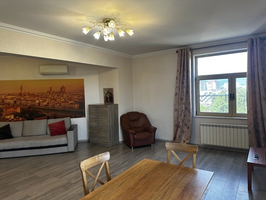 Продам трехкомнатную (3-комн.) квартиру, Роз (Центральный р-н) ул, 52, Сочи г