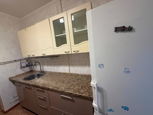 Продам трехкомнатную (3-комн.) квартиру, Лермонтова ул, 11, Симферополь г