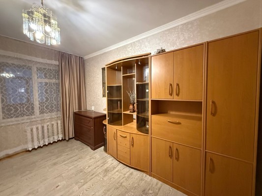 Продам трехкомнатную (3-комн.) квартиру, Лермонтова ул, 11, Симферополь г