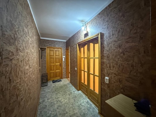 Продам трехкомнатную (3-комн.) квартиру, Лермонтова ул, 11, Симферополь г
