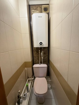 Продам трехкомнатную (3-комн.) квартиру, Лермонтова ул, 11, Симферополь г