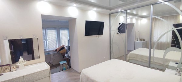 Продам двухкомнатную (2-комн.) квартиру, Беспалова ул, 13, Симферополь г