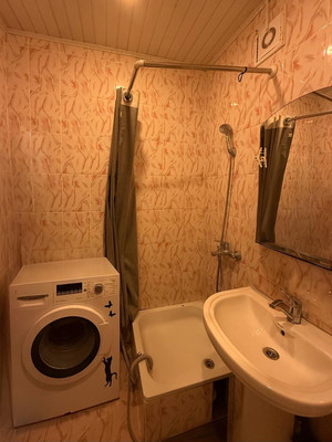 Продам двухкомнатную (2-комн.) квартиру, Кулиева пр-кт, 15, Нальчик г
