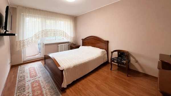 Продам трехкомнатную (3-комн.) квартиру, Старопрегольская наб, 4, Калининград г