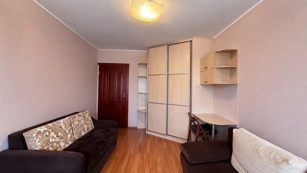 Продам трехкомнатную (3-комн.) квартиру, Старопрегольская наб, 4, Калининград г