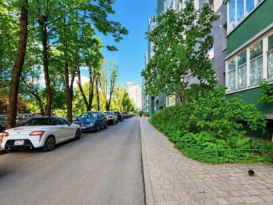 Продам трехкомнатную (3-комн.) квартиру, Старопрегольская наб, 4, Калининград г