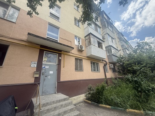 Продам однокомнатную (1-комн.) квартиру, Видова ул, 180, Новороссийск г