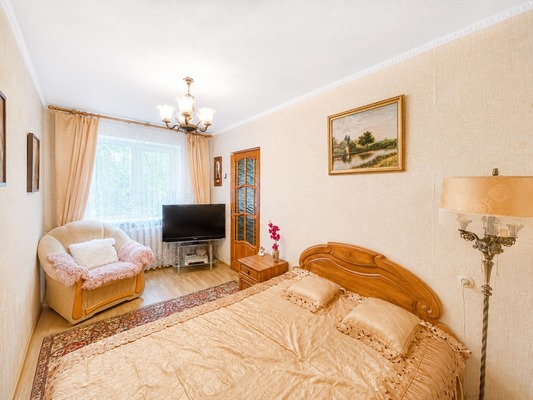 Продам двухкомнатную (2-комн.) квартиру, Красноармейская ул, 21, Калининград г