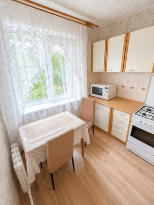 Продам двухкомнатную (2-комн.) квартиру, Красноармейская ул, 21, Калининград г