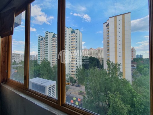 Продам однокомнатную (1-комн.) квартиру, Белая ул, 24ка, Андреевка рп