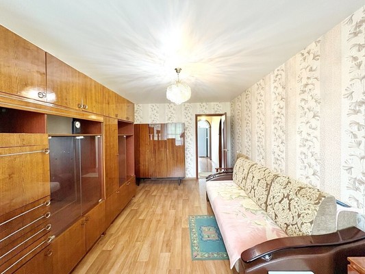 Продам трехкомнатную (3-комн.) квартиру, Ладожская ул, 83, Пенза г