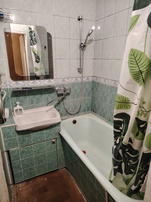 Продам трехкомнатную (3-комн.) квартиру, Чайковского ул, 14, Лобня г