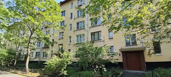 Продам трехкомнатную (3-комн.) квартиру, Дачный пр-кт, 24А, Санкт-Петербург г