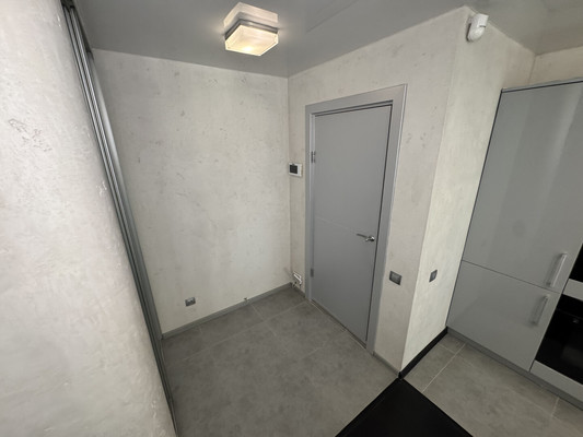 Продам трехкомнатную (3-комн.) квартиру, Первостроителей пр-кт, 21, Комсомольск-на-Амуре г