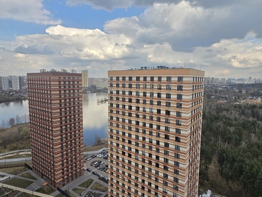 Продам однокомнатную (1-комн.) квартиру, 100 кв-л, 1к3, Москва г