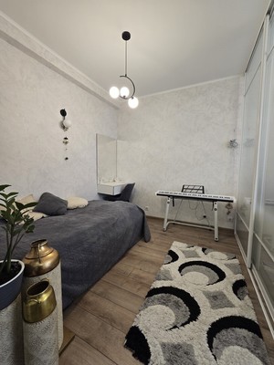 Продам однокомнатную (1-комн.) квартиру, 100 кв-л, 1к3, Москва г