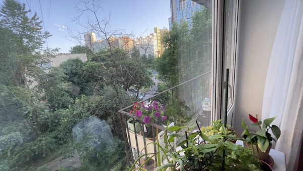 Продам трехкомнатную (3-комн.) квартиру, Космонавтов пр-кт, 64, Санкт-Петербург г
