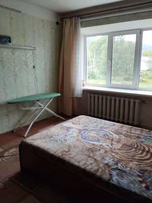 Продам трехкомнатную (3-комн.) квартиру, Школьный пер, 2, Ягодный п