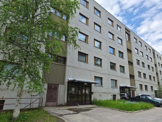Продам двухкомнатную (2-комн.) квартиру, Интернациональная ул, 13, Костомукша г