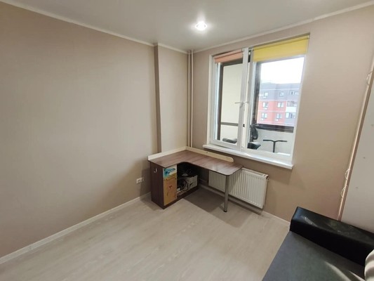 Продам трехкомнатную (3-комн.) квартиру, Ленина ул, 25, Октябрьский рп