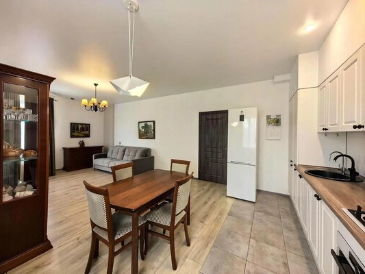Продам двухкомнатную (2-комн.) квартиру, М.Светлова ул, 28А, Калининград г
