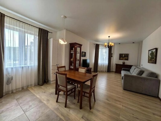 Продам двухкомнатную (2-комн.) квартиру, М.Светлова ул, 28А, Калининград г