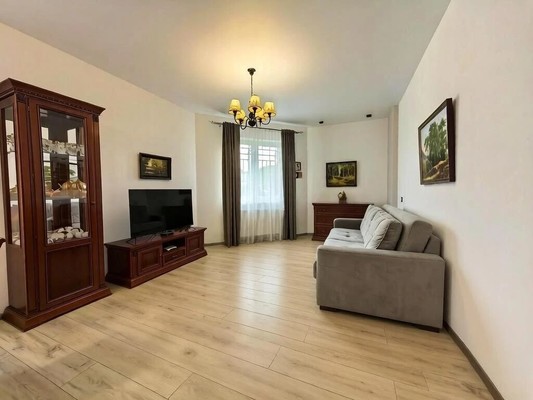 Продам двухкомнатную (2-комн.) квартиру, М.Светлова ул, 28А, Калининград г