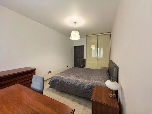 Продам двухкомнатную (2-комн.) квартиру, М.Светлова ул, 28А, Калининград г