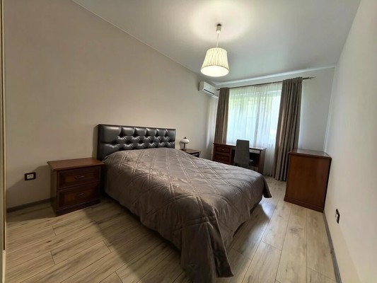 Продам двухкомнатную (2-комн.) квартиру, М.Светлова ул, 28А, Калининград г