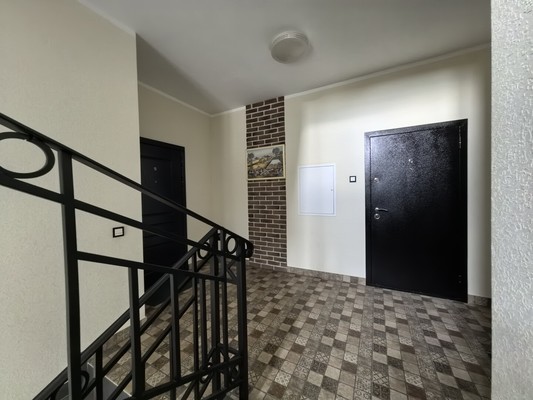 Продам двухкомнатную (2-комн.) квартиру, М.Светлова ул, 28А, Калининград г