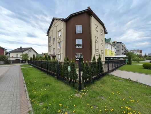 Продам двухкомнатную (2-комн.) квартиру, М.Светлова ул, 28А, Калининград г