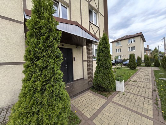 Продам двухкомнатную (2-комн.) квартиру, М.Светлова ул, 28А, Калининград г