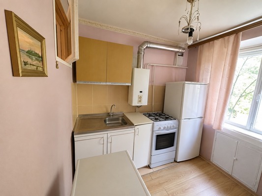 Продам двухкомнатную (2-комн.) квартиру, Школьная ул, 33, Юрово д
